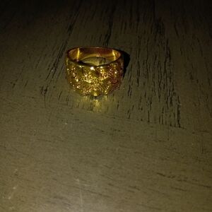 Goldsign Textured Gold Men's Ring